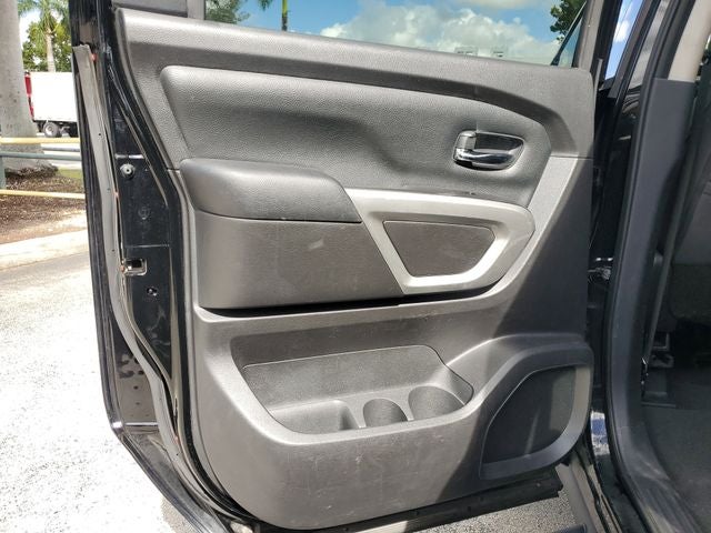 2021 Nissan Titan SV