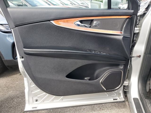 2019 Lincoln Nautilus Select