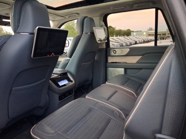 2022 Lincoln Navigator L Black Label