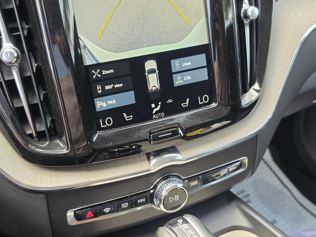 2018 Volvo XC60 T6 Momentum