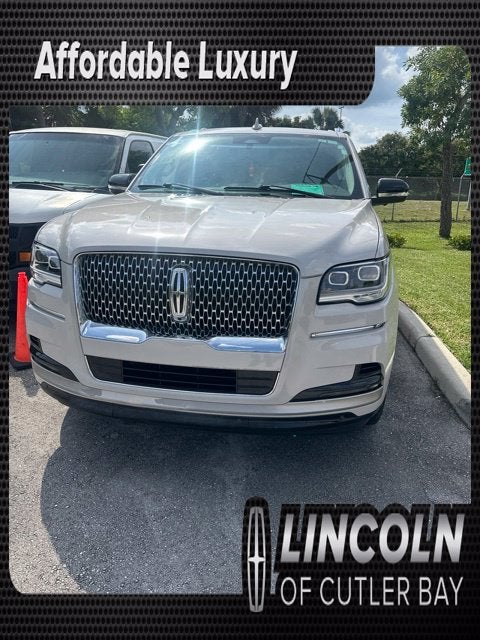2024 Lincoln Navigator Premiere