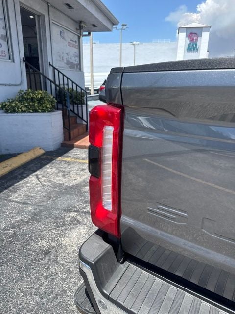 2025 Ford F-350SD Lariat DRW