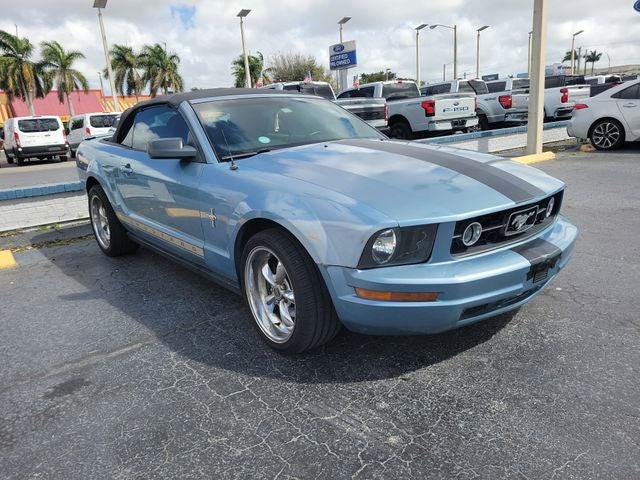 2007 Ford Mustang Deluxe