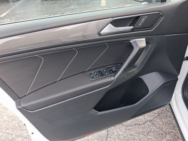 2022 Volkswagen Tiguan SE - Photo 14