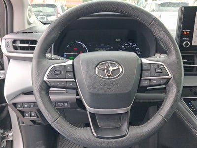 2025 Toyota Sienna XLE 8 Passenger
