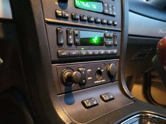2005 Ford Thunderbird Base
