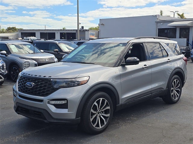 2022 Ford Explorer ST-Line