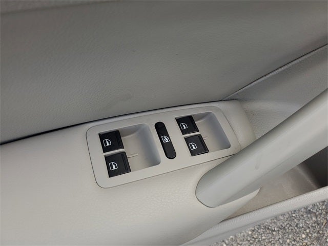 2015 Volkswagen Passat 1.8T S