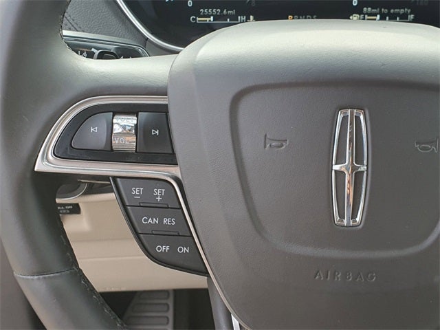 2019 Lincoln Nautilus Select