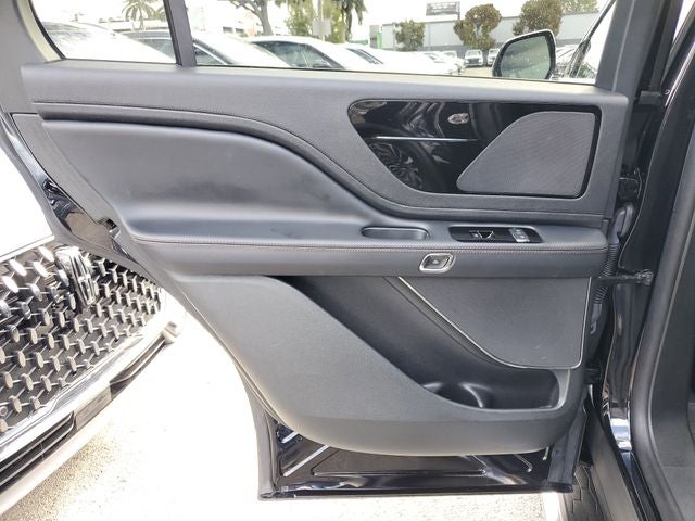 2023 Lincoln Aviator Standard