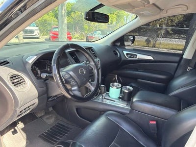 2017 Nissan Pathfinder SL