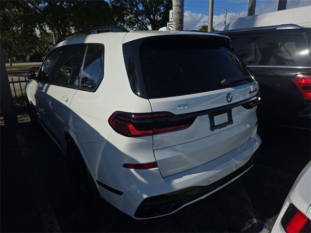2025 BMW X7 M60i