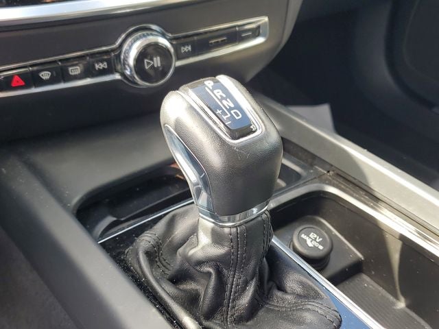 2021 Volvo S60 T5 Momentum