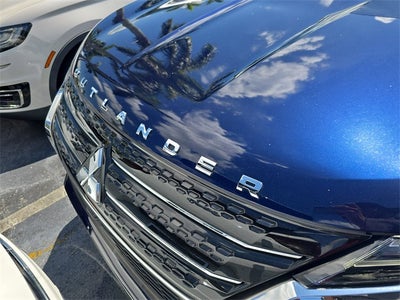 2024 Mitsubishi Outlander SE