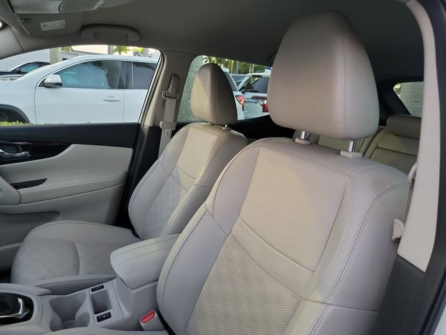 2022 Nissan Rogue Sport SV