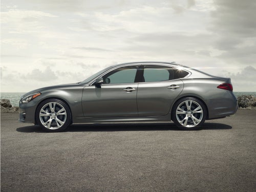 2016 INFINITI Q70 3.7