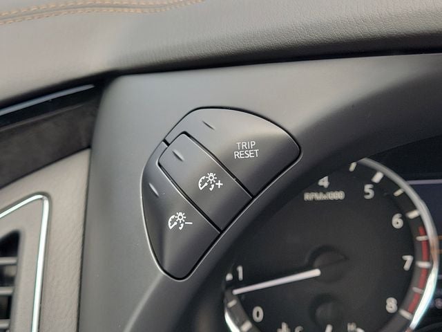 2023 INFINITI QX80 Sensory