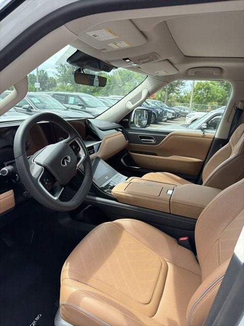 2026 INFINITI QX80 LUXE
