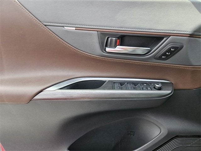 2022 Toyota Venza XLE