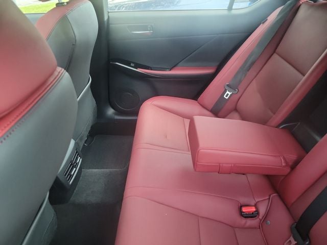 2025 Lexus IS 300