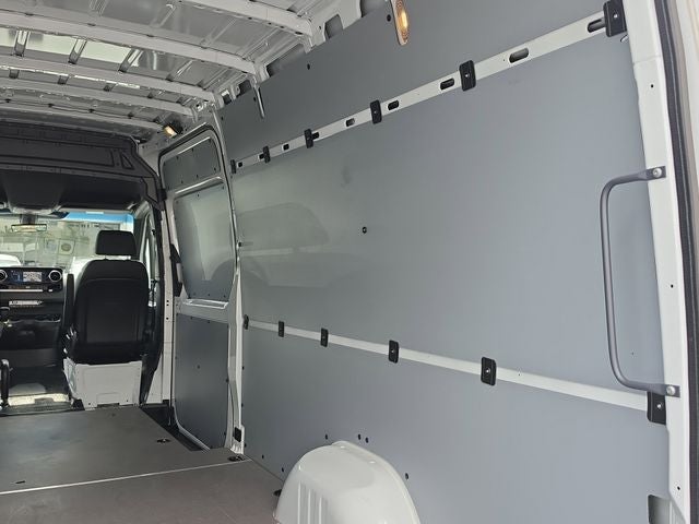 2025 Mercedes-Benz Sprinter 2500 Cargo 170 WB High Roof