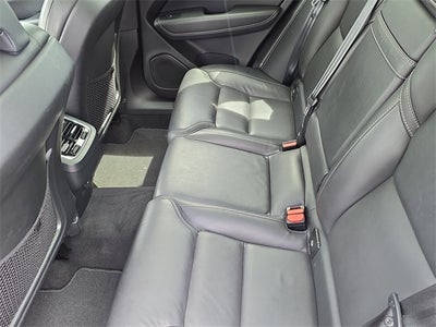 2022 Volvo XC60 B5 Inscription